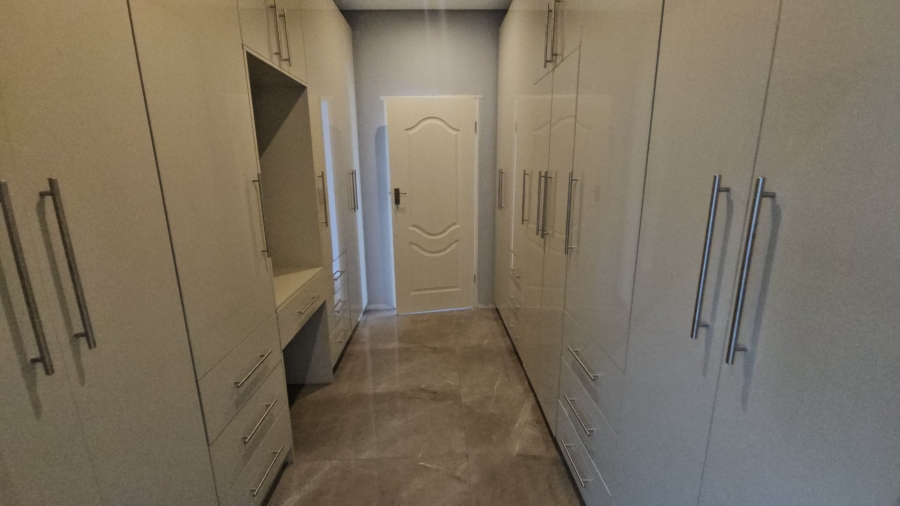 4 Bedroom Property for Sale in Eldoraigne Gauteng