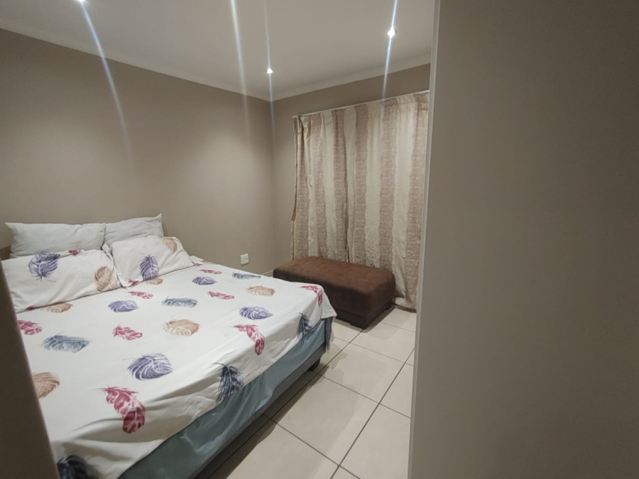  Bedroom Property for Sale in Die Hoewes Gauteng