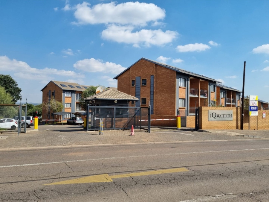  Bedroom Property for Sale in Die Hoewes Gauteng