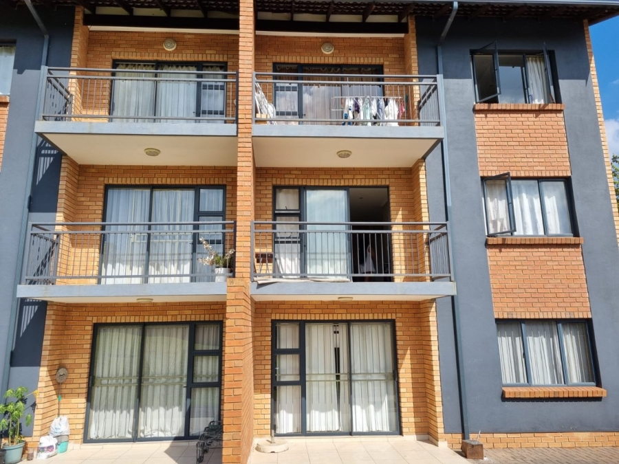  Bedroom Property for Sale in Die Hoewes Gauteng