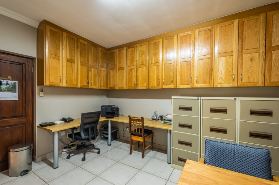To Let 4 Bedroom Property for Rent in Rietvalleirand Gauteng
