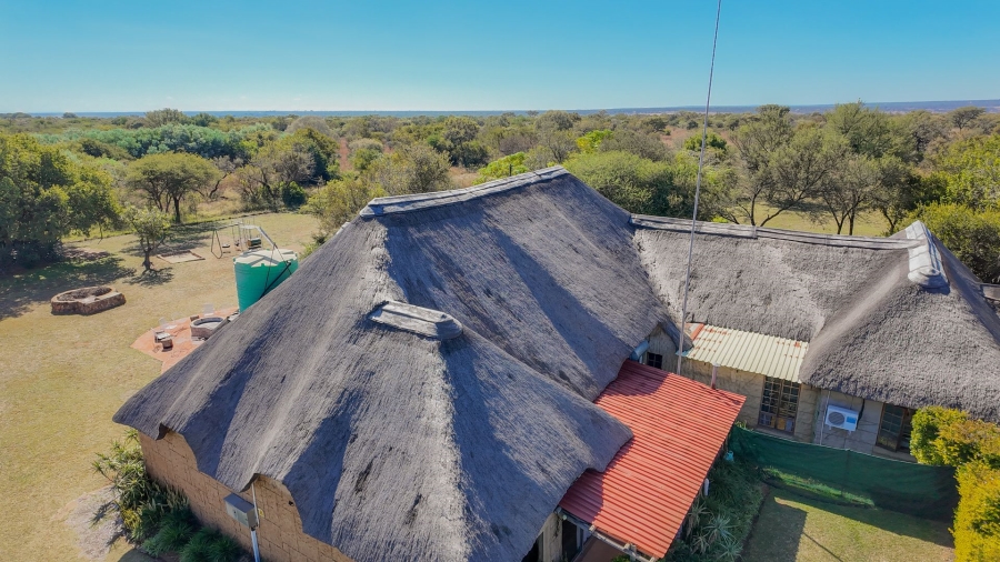 8 Bedroom Property for Sale in Dinokeng Game Reserve Gauteng