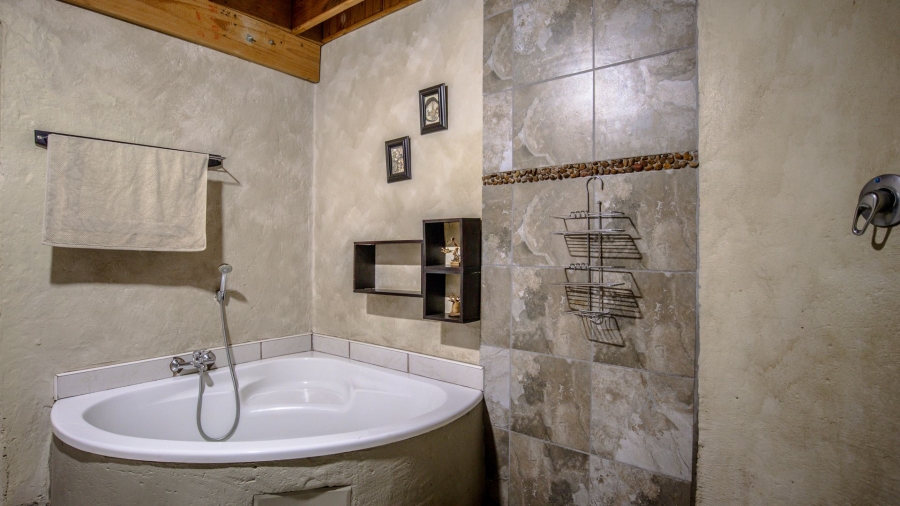 8 Bedroom Property for Sale in Dinokeng Game Reserve Gauteng