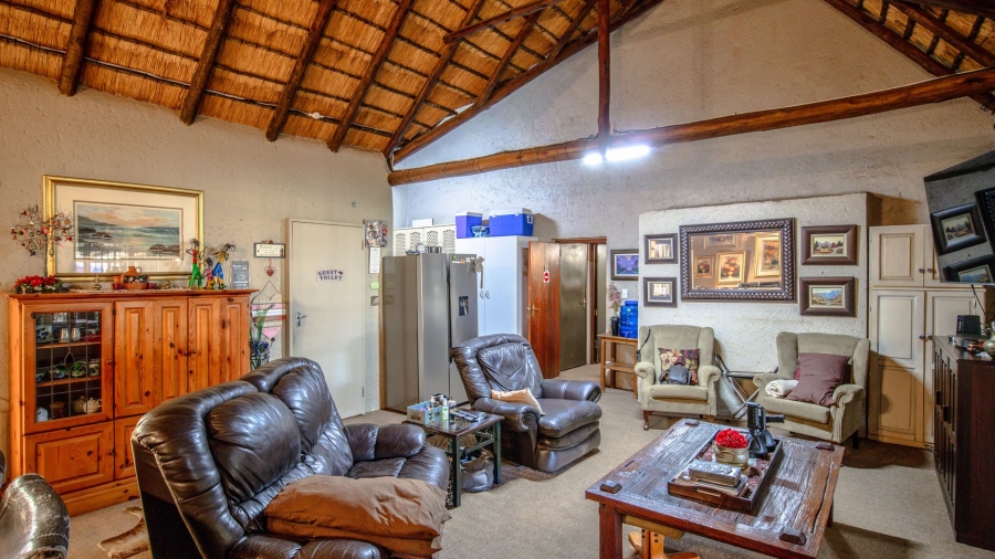 8 Bedroom Property for Sale in Dinokeng Game Reserve Gauteng