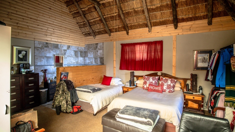 8 Bedroom Property for Sale in Dinokeng Game Reserve Gauteng
