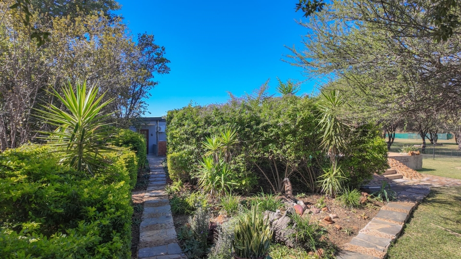 8 Bedroom Property for Sale in Dinokeng Game Reserve Gauteng