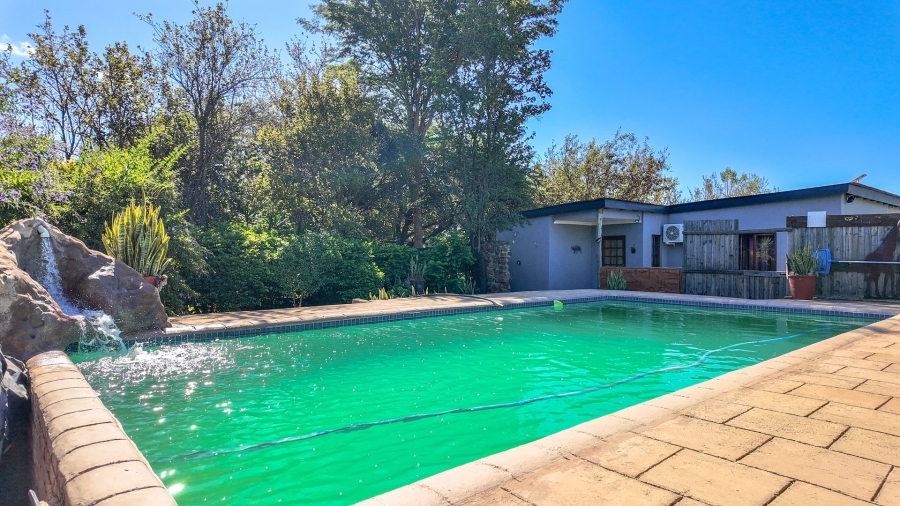 8 Bedroom Property for Sale in Dinokeng Game Reserve Gauteng