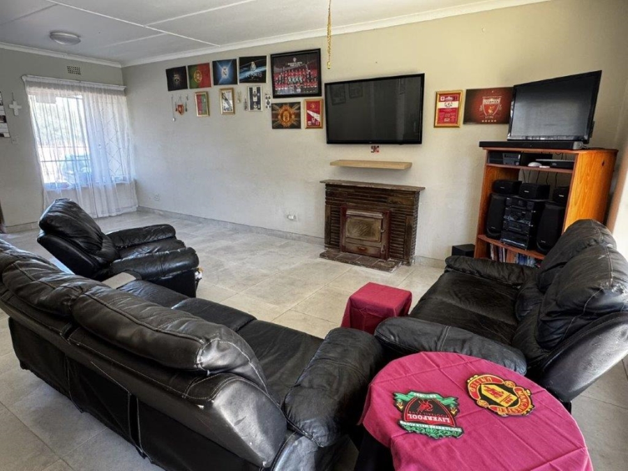 4 Bedroom Property for Sale in Birchleigh Gauteng
