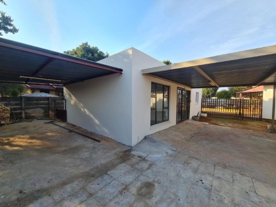 4 Bedroom Property for Sale in Birchleigh Gauteng