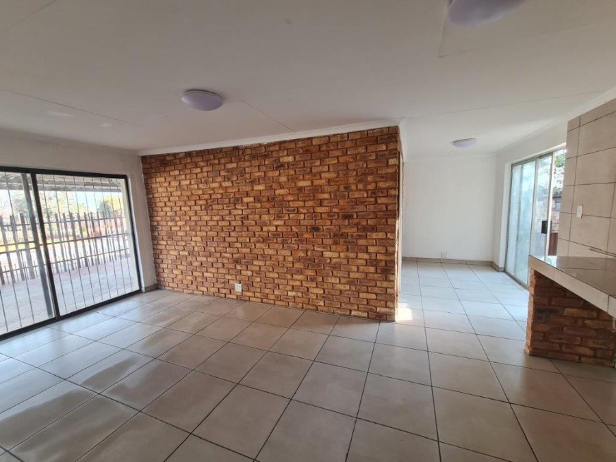 4 Bedroom Property for Sale in Birchleigh Gauteng