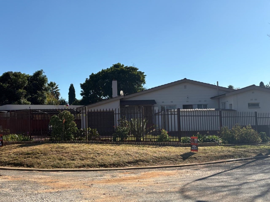 4 Bedroom Property for Sale in Birchleigh Gauteng