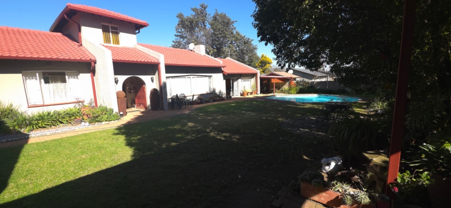 4 Bedroom Property for Sale in Brackendowns Gauteng
