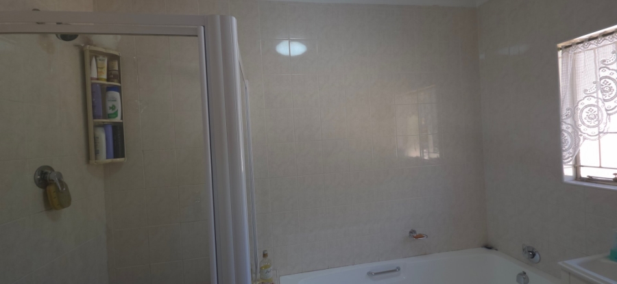 4 Bedroom Property for Sale in Brackendowns Gauteng