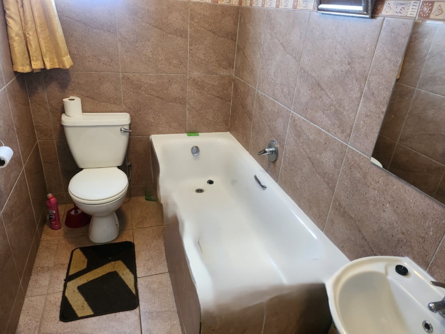 3 Bedroom Property for Sale in Andeon AH Gauteng