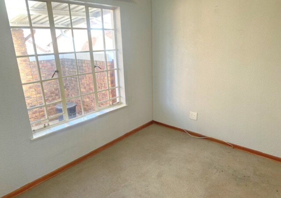 2 Bedroom Property for Sale in Honeydew Manor Gauteng