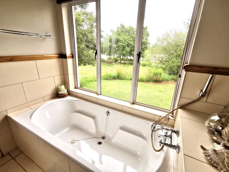 5 Bedroom Property for Sale in Vaal Marina Gauteng