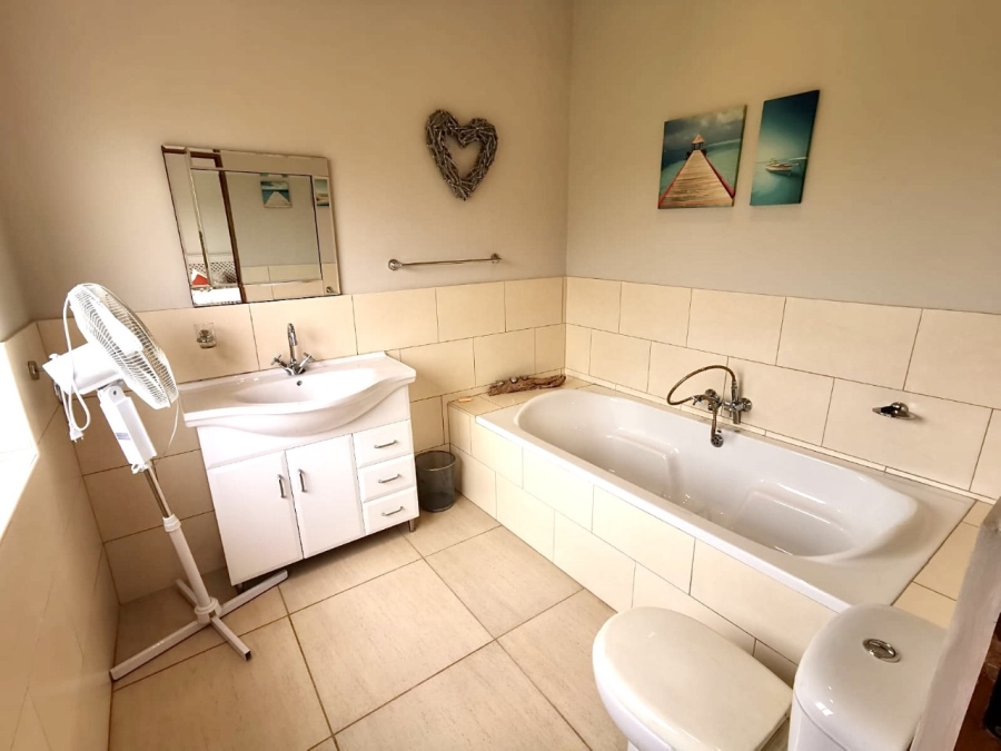 5 Bedroom Property for Sale in Vaal Marina Gauteng
