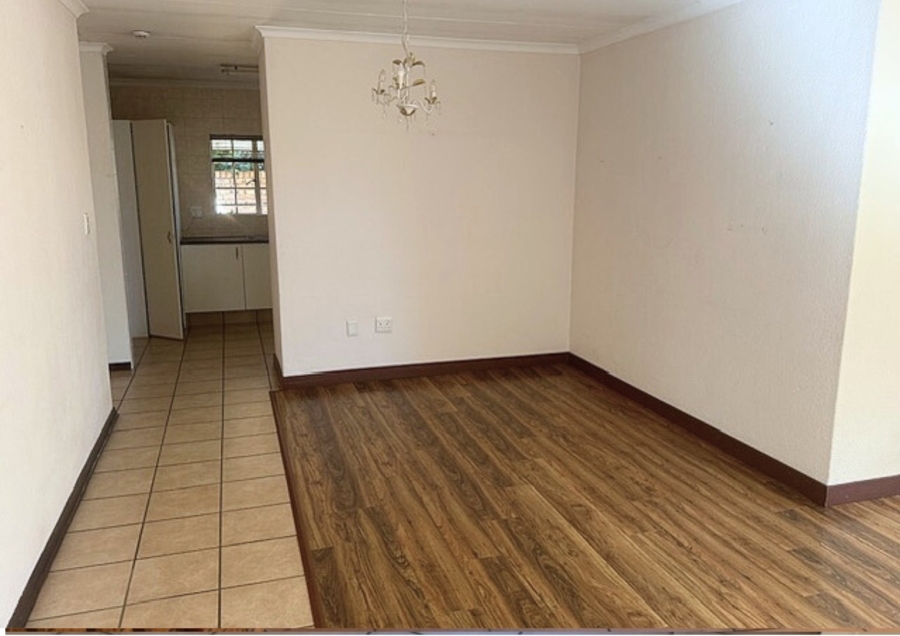 2 Bedroom Property for Sale in Wilgeheuwel Gauteng