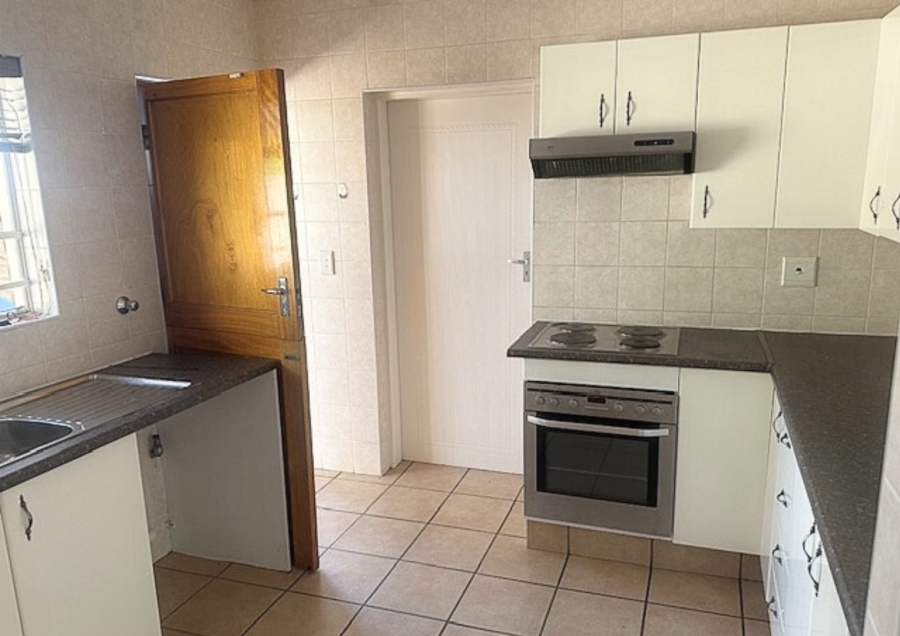 2 Bedroom Property for Sale in Wilgeheuwel Gauteng