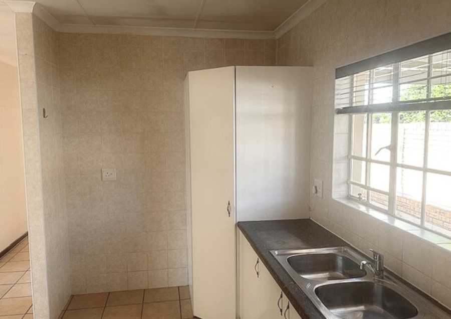 2 Bedroom Property for Sale in Wilgeheuwel Gauteng