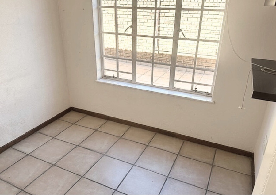 2 Bedroom Property for Sale in Wilgeheuwel Gauteng