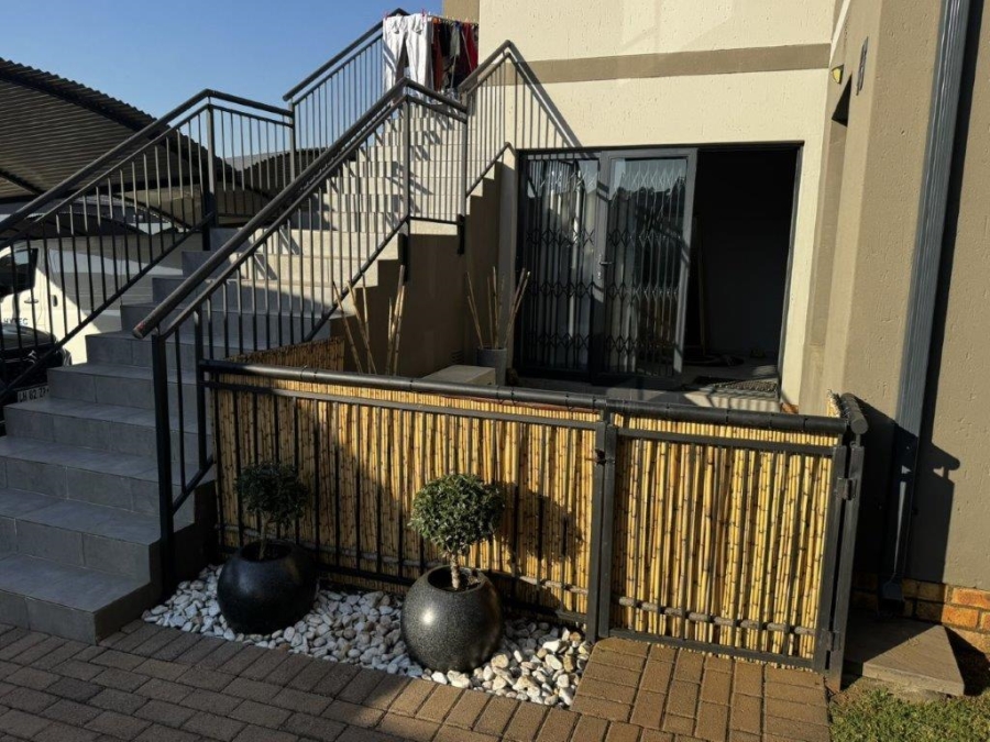2 Bedroom Property for Sale in Norton Home Estate AH Gauteng