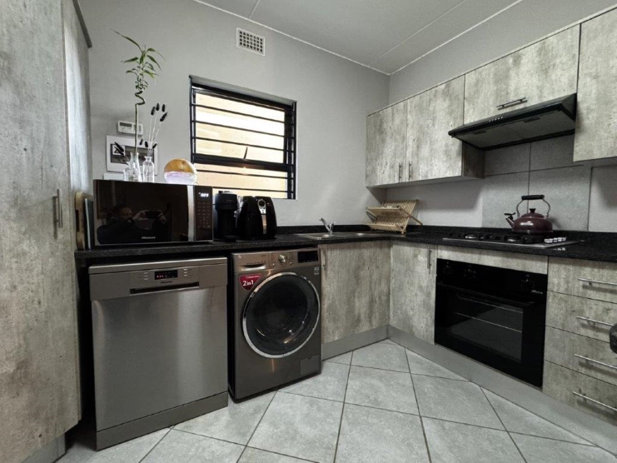 2 Bedroom Property for Sale in Norton Home Estate AH Gauteng