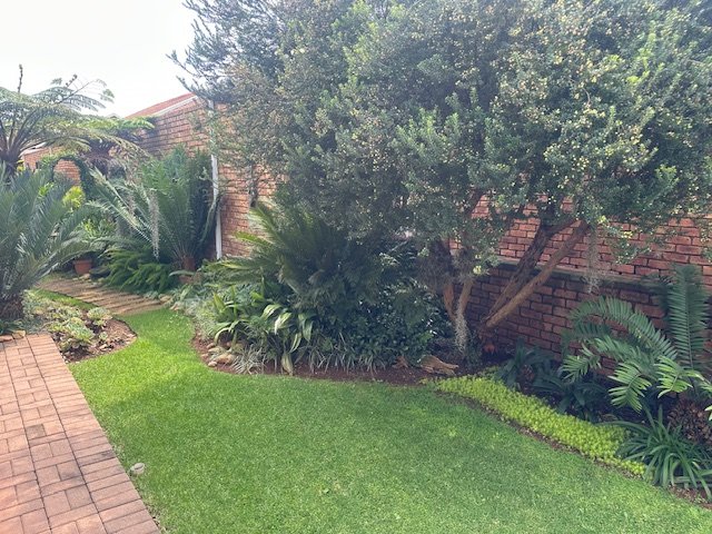3 Bedroom Property for Sale in Wilro Park Gauteng