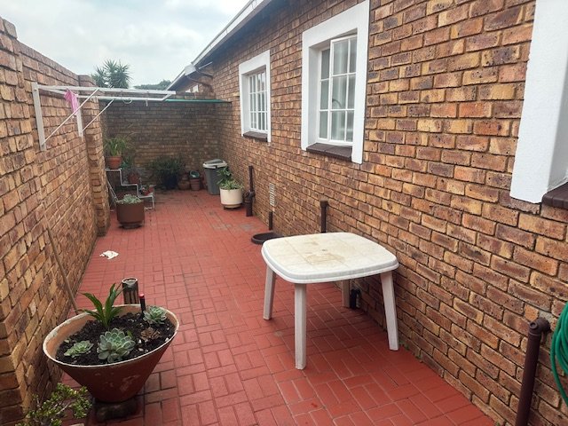 3 Bedroom Property for Sale in Wilro Park Gauteng