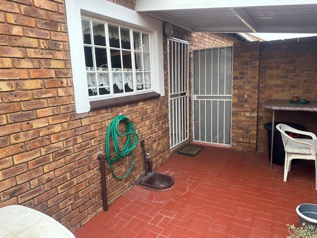 3 Bedroom Property for Sale in Wilro Park Gauteng