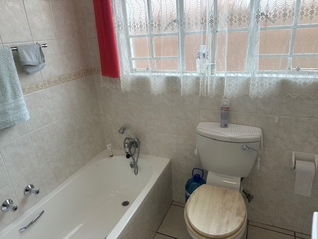 3 Bedroom Property for Sale in Wilro Park Gauteng