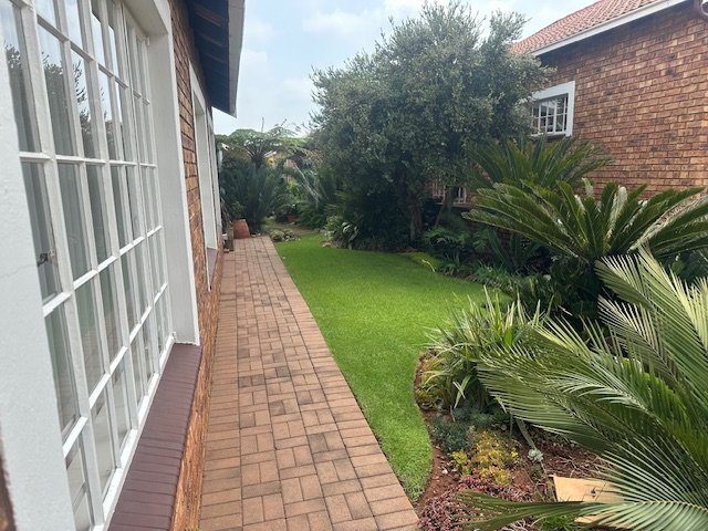 3 Bedroom Property for Sale in Wilro Park Gauteng