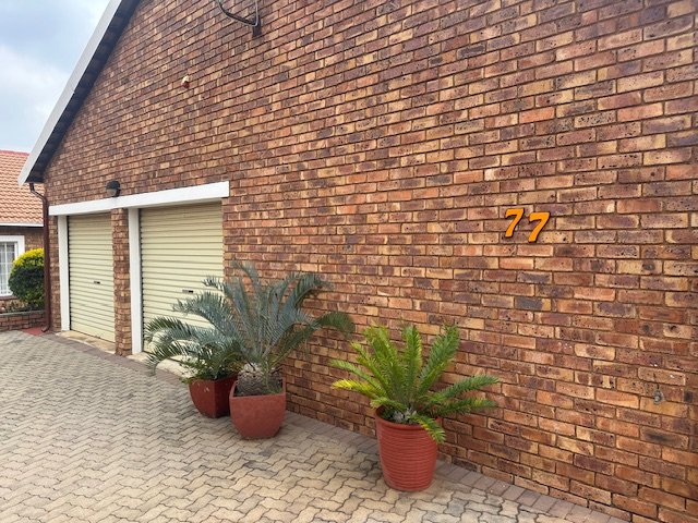 3 Bedroom Property for Sale in Wilro Park Gauteng