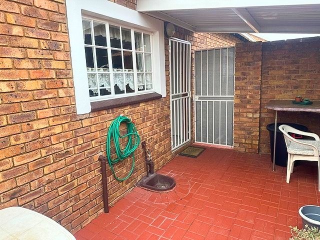 3 Bedroom Property for Sale in Wilro Park Gauteng