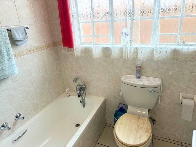 3 Bedroom Property for Sale in Wilro Park Gauteng