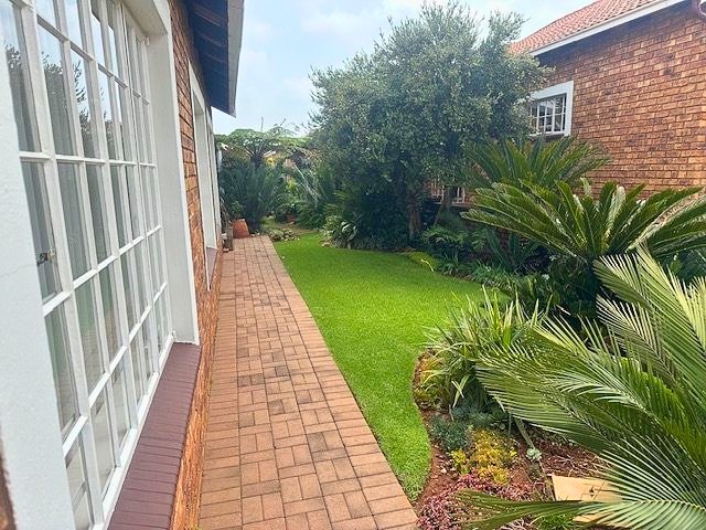 3 Bedroom Property for Sale in Wilro Park Gauteng
