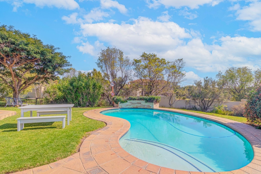 5 Bedroom Property for Sale in Blue Hills Country Estate Gauteng
