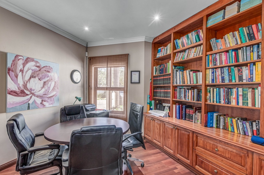 5 Bedroom Property for Sale in Blue Hills Country Estate Gauteng