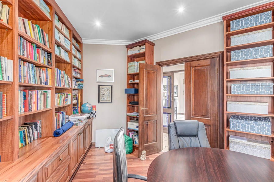 5 Bedroom Property for Sale in Blue Hills Country Estate Gauteng