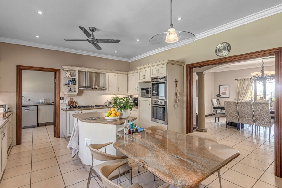 5 Bedroom Property for Sale in Blue Hills Country Estate Gauteng