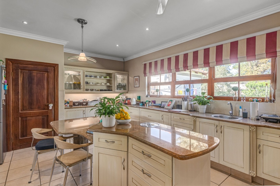 5 Bedroom Property for Sale in Blue Hills Country Estate Gauteng