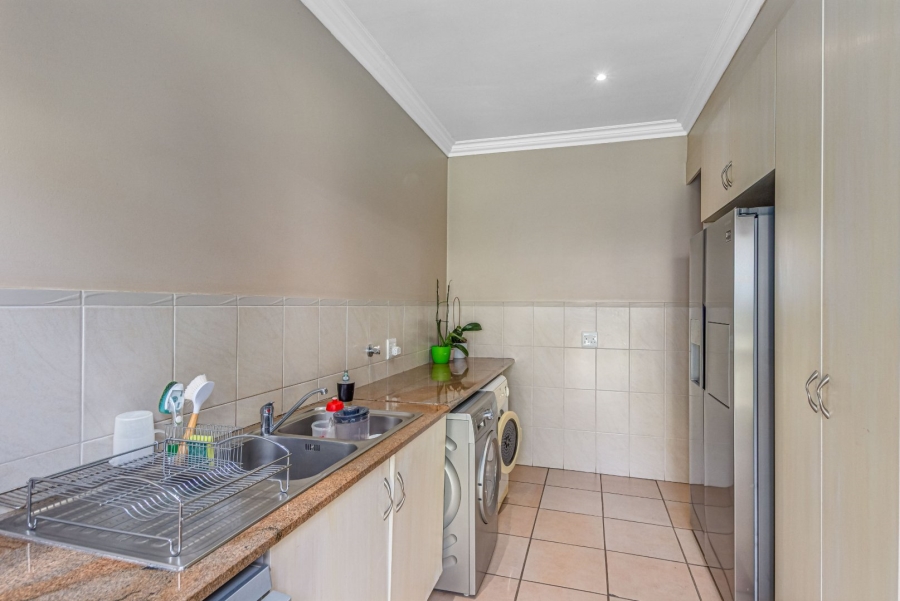 5 Bedroom Property for Sale in Blue Hills Country Estate Gauteng