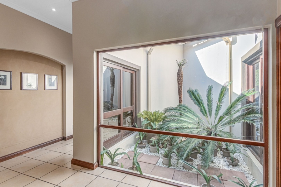 5 Bedroom Property for Sale in Blue Hills Country Estate Gauteng