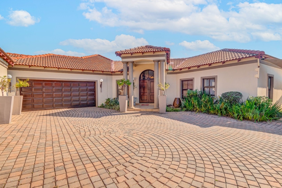 5 Bedroom Property for Sale in Blue Hills Country Estate Gauteng