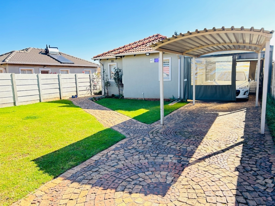 3 Bedroom Property for Sale in Sky City Gauteng