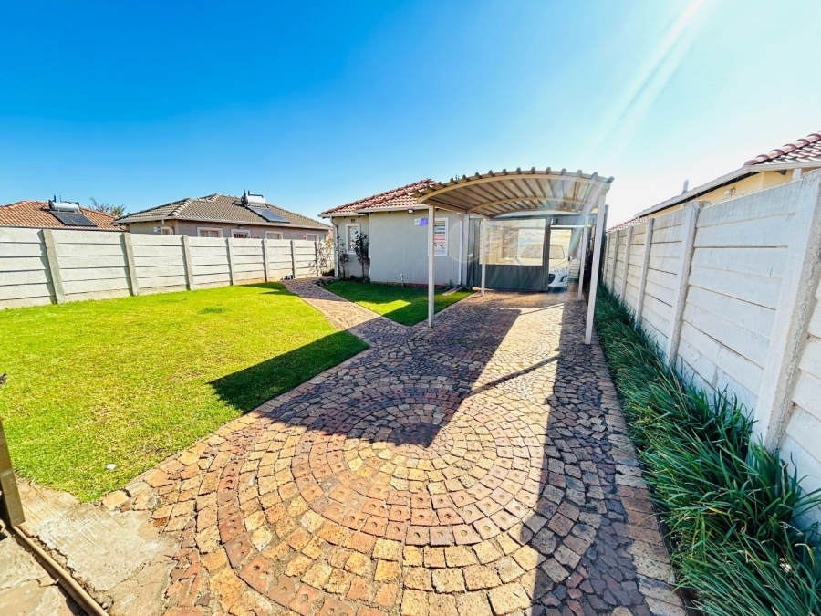 3 Bedroom Property for Sale in Sky City Gauteng