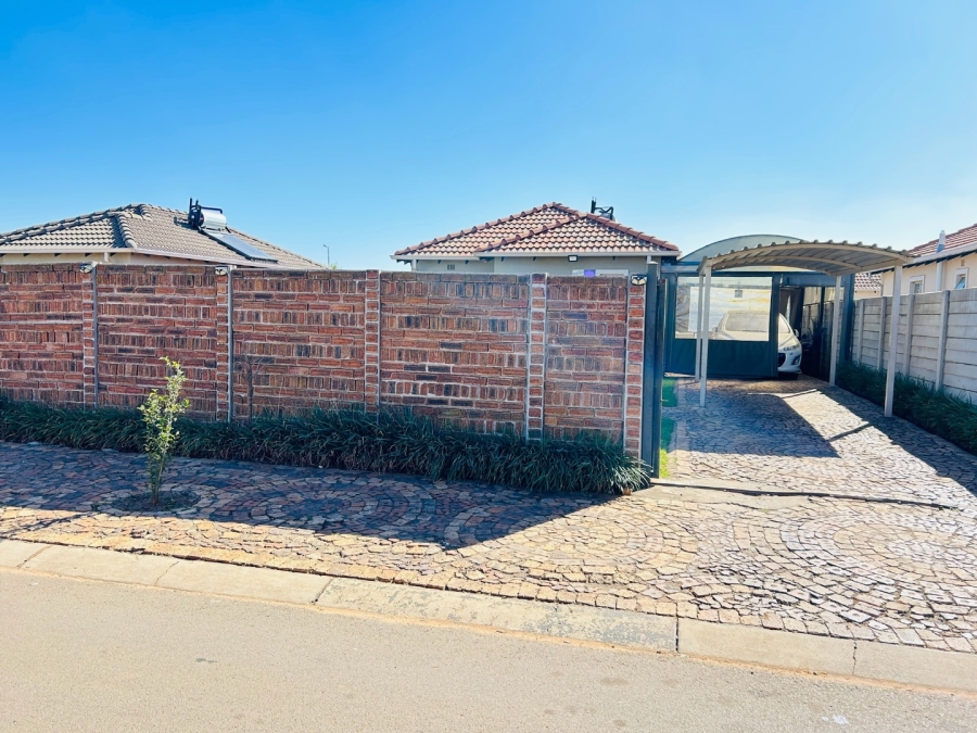 3 Bedroom Property for Sale in Sky City Gauteng