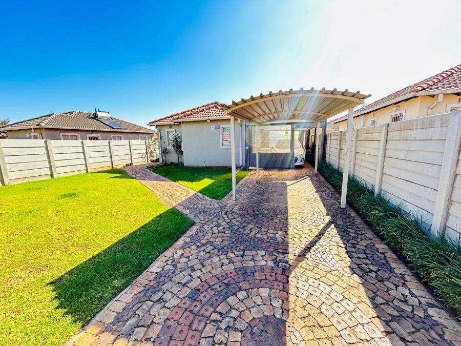 3 Bedroom Property for Sale in Sky City Gauteng