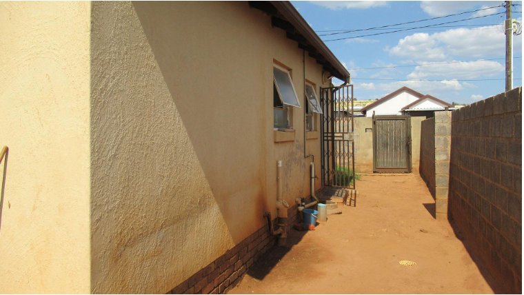 2 Bedroom Property for Sale in Roodepoort Gauteng