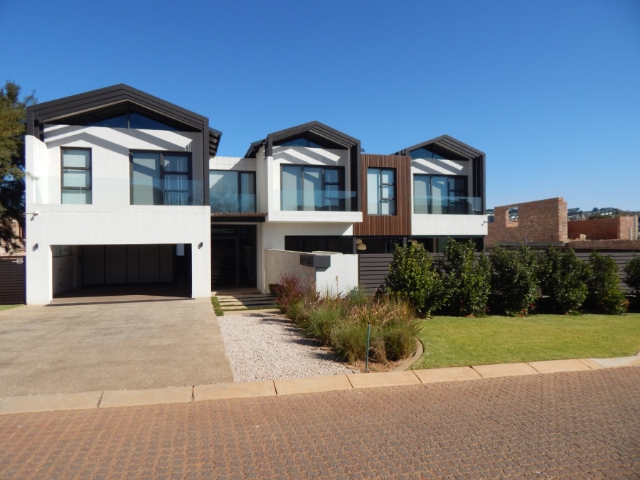 To Let 4 Bedroom Property for Rent in Helderfontein Estate Gauteng